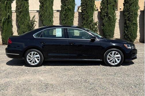 Deep Black Pearl Effect 2018 Volkswagen Passat 2.0T SE
