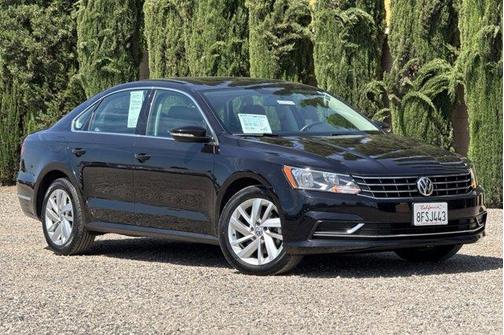 Deep Black Pearl Effect 2018 Volkswagen Passat 2.0T SE