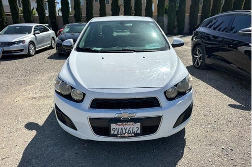 Summit White 2015 Chevrolet Sonic LT