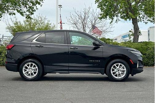 Mosaic Black Metallic 2024 Chevrolet Equinox LT