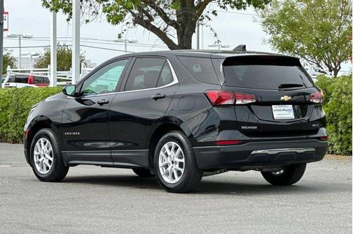 Mosaic Black Metallic 2024 Chevrolet Equinox LT