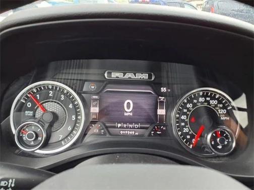 2022 RAM 1500 Big Horn Quad Cab 4x4 64' Box
