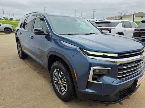 Lakeshore Blue Metallic 2026 Chevrolet Traverse LT