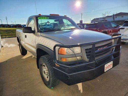 2004 GMC Sierra 2500 Work Truck