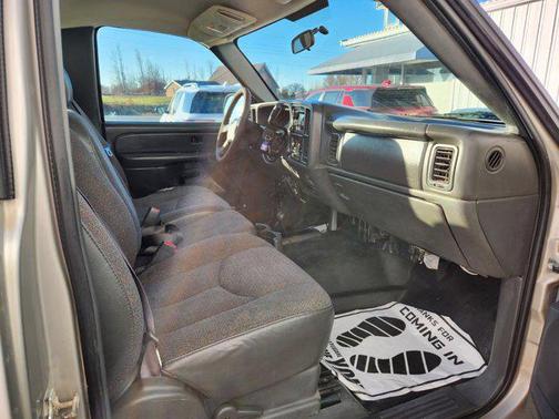 2004 GMC Sierra 2500 Work Truck