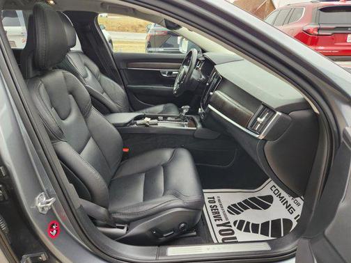 2018 Volvo V90 Cross Country T6