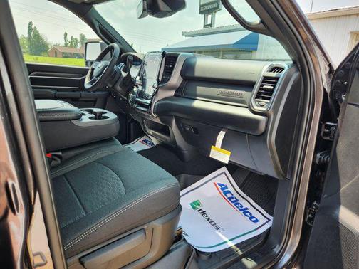 2025 RAM 2500 Big Horn Crew Cab 4x4 6'4' Box