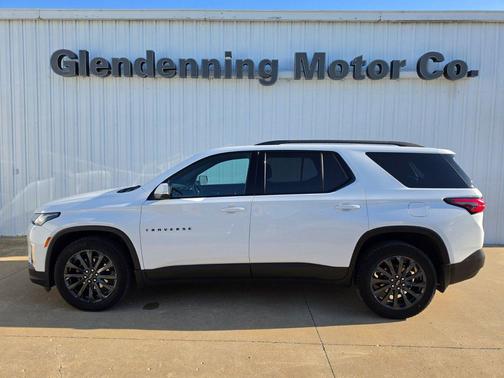 Summit White 2022 Chevrolet Traverse RS