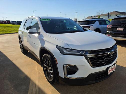 Summit White 2022 Chevrolet Traverse RS