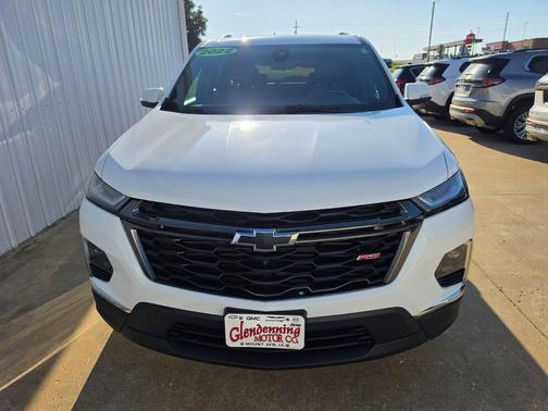 Summit White 2022 Chevrolet Traverse RS