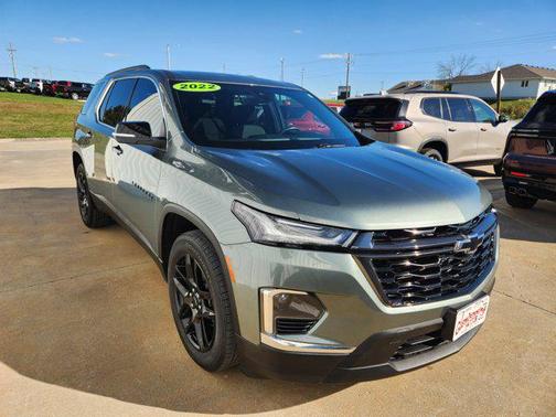 2022 Chevrolet Traverse LT Cloth