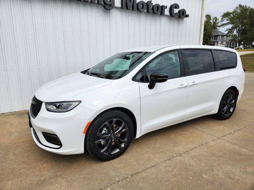 2026 Chrysler Pacifica L