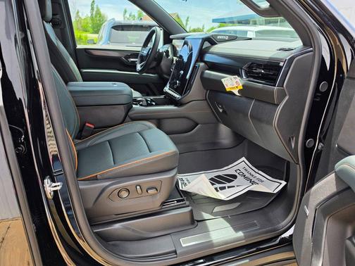 Onyx Black 2026 GMC Yukon 4WD AT4