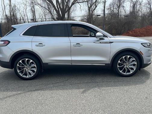 2022 Lincoln Nautilus Reserve