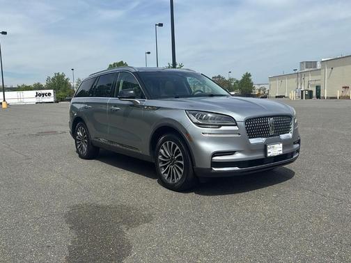 2022 Lincoln Aviator Standard AWD