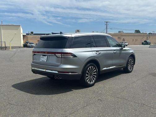 2022 Lincoln Aviator Standard AWD