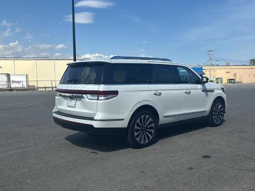 2022 Lincoln Navigator Reserve