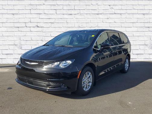 2025 Chrysler Voyager LX