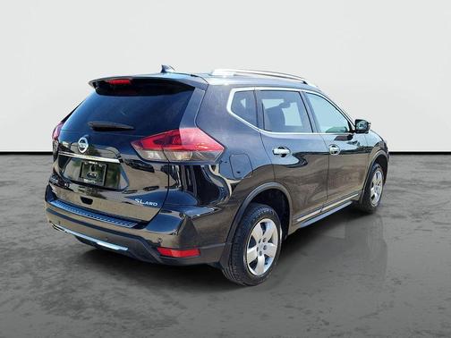 Magnetic Black Pearl 2020 Nissan Rogue SL