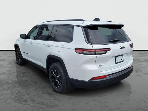 Bright White Clearcoat 2026 Jeep Grand Cherokee L Laredo