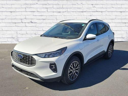 Star White 2023 Ford Escape PHEV