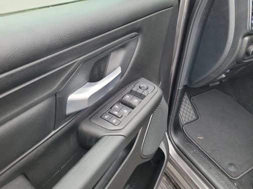 Granite Crystal Clearcoat Metallic 2026 RAM 1500 Express