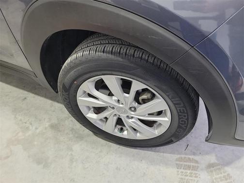 2021 Hyundai TUCSON SE