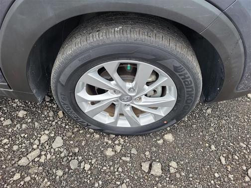 2021 Hyundai TUCSON SE