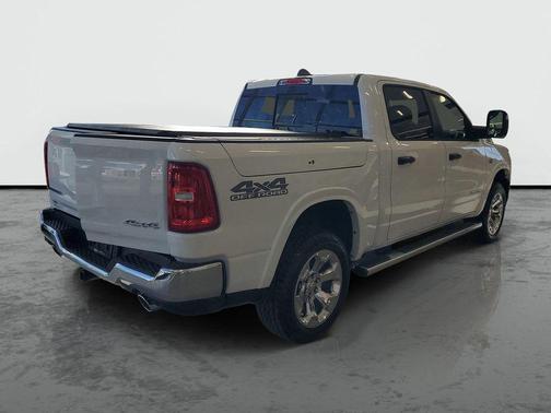 Bright White Clearcoat 2026 RAM 1500 Big Horn/Lone Star