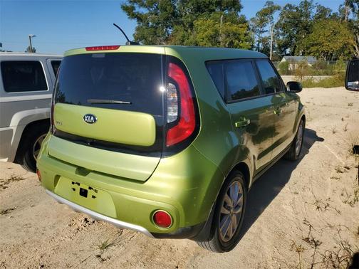 2017 Kia Soul +