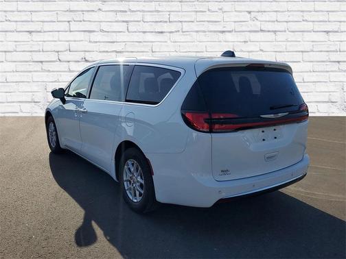 2024 Chrysler Pacifica Touring