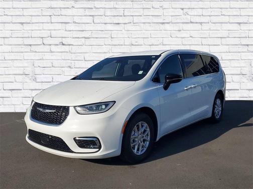 2024 Chrysler Pacifica Touring
