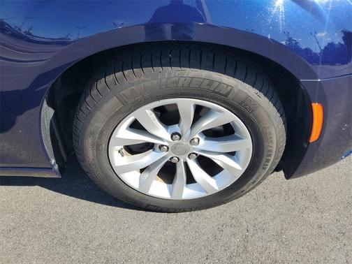 2016 Chrysler 300 Limited