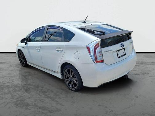Blizzard Pearl 2013 Toyota Prius Three