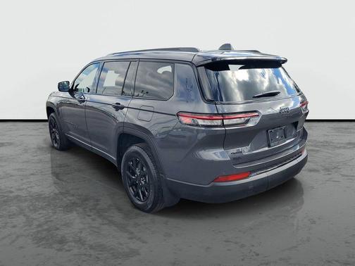 Metallic 2025 Jeep Grand Cherokee L Laredo