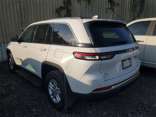 2023 Jeep Grand Cherokee Laredo