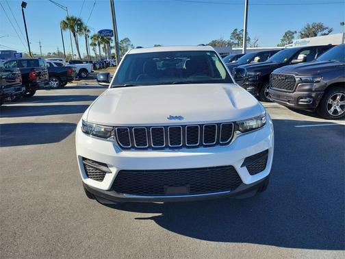 2023 Jeep Grand Cherokee Laredo