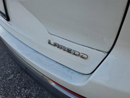 2023 Jeep Grand Cherokee Laredo