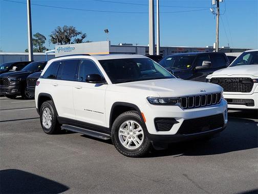 2023 Jeep Grand Cherokee Laredo