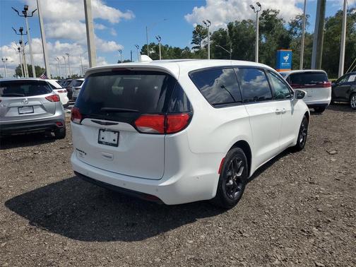 2020 Chrysler Pacifica Touring