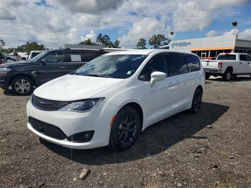 2020 Chrysler Pacifica Touring
