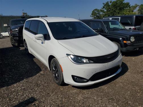 2020 Chrysler Pacifica Touring