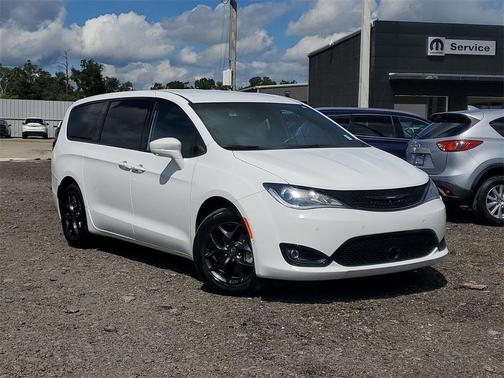 2020 Chrysler Pacifica Touring