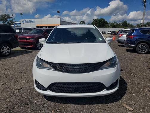 2020 Chrysler Pacifica Touring