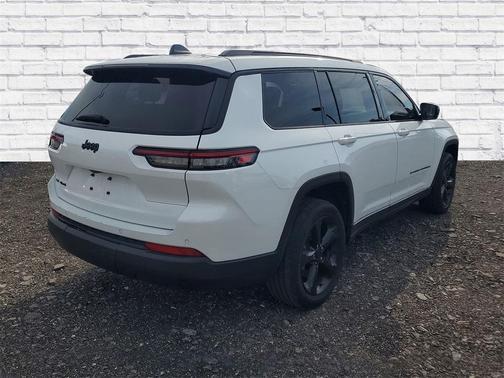 2022 Jeep Grand Cherokee L Laredo