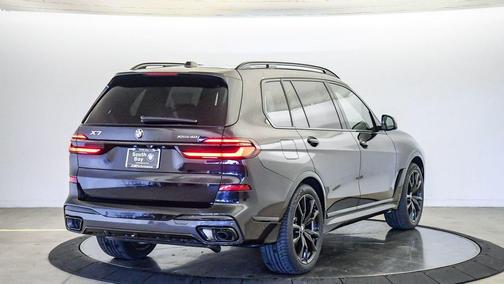 Black Sapphire Metallic 2026 BMW X7 xDrive40i