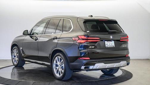 Black Sapphire Metallic 2024 BMW X5 sDrive40i