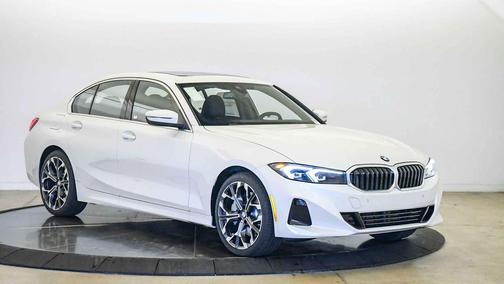 Mineral White Metallic 2026 BMW 330 330i