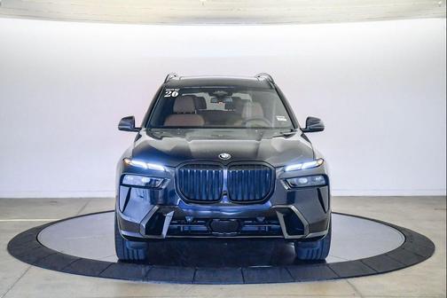 Carbon Black Metallic 2026 BMW X7 xDrive40i
