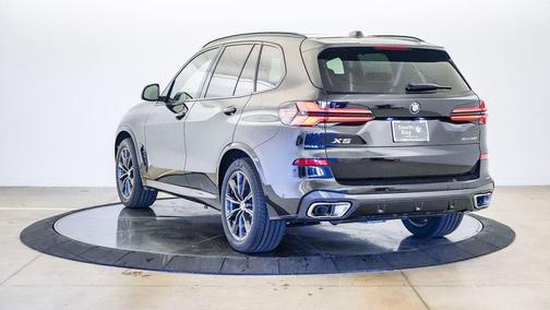Black Sapphire Metallic 2026 BMW X5 xDrive40i